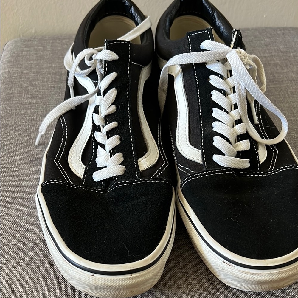 Vans Classic Black and White Men's Sneakers size 10.5